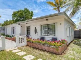 4 Mi to Surfside Beach! North Miami Apt