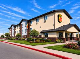 Super 8 by Wyndham Nampa, hotel di Nampa