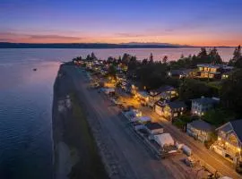 Perch - Waterfront Cabana | Puget Sound & Rainier Views