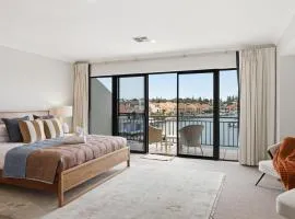 Waterfront 3BR Retreat Private Jetty Views