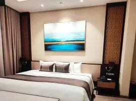 Crystal Bay Premier Suites