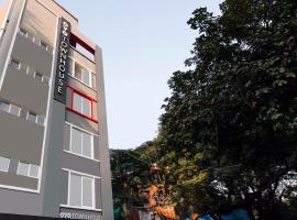 Super Townhouse RCC Elite, Hotel in Hyderabad