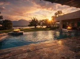 FIFA BBVA Stadium and Monterrey near this 4 bedroom Lakefront Villa, transport on demand