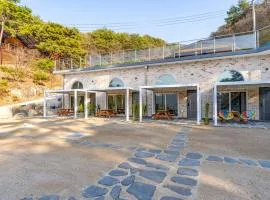 Cheolwon Sansoksok Healing Stay