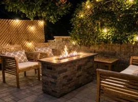 Private Bright Garden Suite in Pemberton Heights