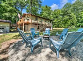 Duck Lake Escape, Dock, Game Room, Kayaks, 7 Beds, Close to Traverse City