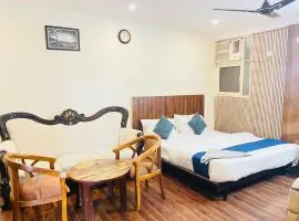 Hotel E Light 24 - Malviya Nagar