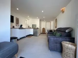 logement centre Bourg, parking privé