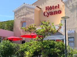 Hôtel Cyano Fréjus-Saint Raphaël, хотел в Фрю