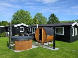 Cozy Holiday Home With Sauna And Hot Tub, hotel a Vig