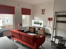 1 Bed Apartment Sleeps 3, Ferryhill Near Durham & WiFi