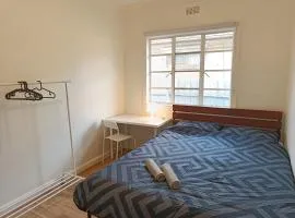 Queen Room in Renovated House near Station and Shops - SA5