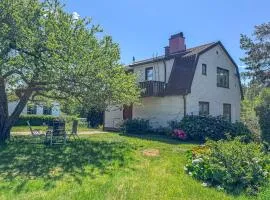 2 Bedroom Gorgeous Home In Gunnebo
