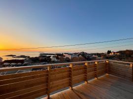 Lofoten Aurora Oceanfront Villa 罗弗敦极光海景度假屋, hotel v destinácii Moskenes
