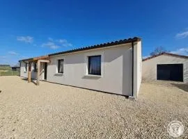 Maison moderne, parking - à découvrir au Périgord - FR-1-616-575