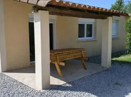 Gîte - climatisation, animaux OK - 6 pers. - API-1-52-2835