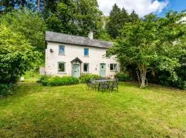 Charming 3-Bed Cottage by the River Usk
