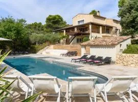 Les Gardis An Exceptional Provençal Mas in the Heart of the Luberon