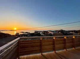 Lofoten Aurora Seafront Penthouse 罗弗敦极光海滨顶层豪华公寓