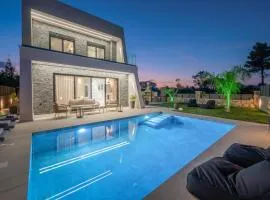 SunWhite Villas - Private Pool & Cozy Atmosphere, by ZanteWize