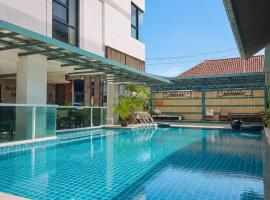 Baan Tanwa - MRT Ratchadapisek Exit 1 or 2, hôtel à Bangkok