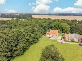 5 Bed in Hanworth Common oc-1650