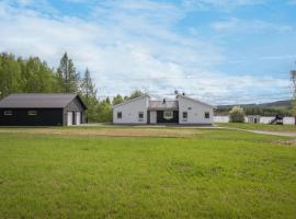 Modern house with lake property, hotel v destinaci Älvsbyn