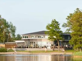 Ringsjöstrand Camping, Hotell och Stugby