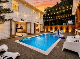 The Grand Augustine l Heated Pool l Walk to DNTN