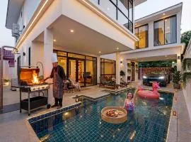 Villa Amarin - Huge 7 BR private pool house in pattaya central next to walking street