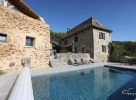 Aubié superbe propriété pour 20 avec piscine