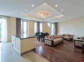 Spacious Sololaki 2BR with Balcony - by Wehost