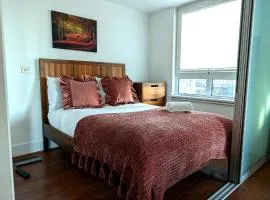 Deluxe One Bedroom Riverside Apartment