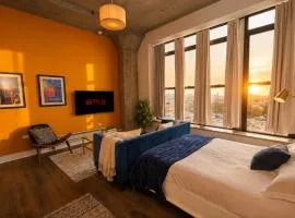 Luxury Studio Apartment with Optional Parking and Gym Access Near McCormick Place, Chinatown and Soldier Field