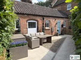 Stable Cottage - with free parking!