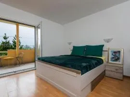 Sea Breeze Retreat
