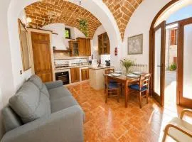 La Chiave di Volta, centro storico di Bomba , 6 ospiti,2 bagni, piscina pubblica a 2 minuti