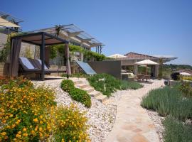 Turtle Home, Hotel in Skala