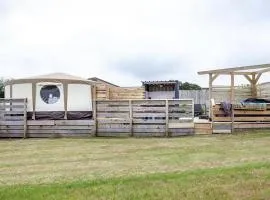 Yurt with private Hot tub and private wc