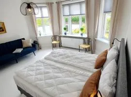 Exclusive Luxury Apartment with free private parki