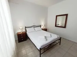 Leonidas Village House