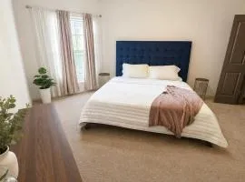 Cozy King Suite - Perimeter Center