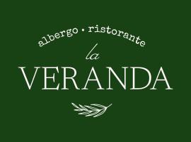 Albergo La Veranda، فندق في Tavarone
