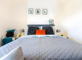 Luxury 2BR House, Great for Families, Sleeps 4!