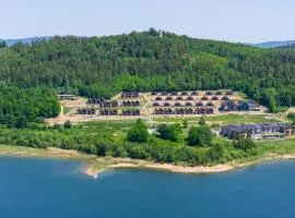 Lake Chwil 5618 widok na zalew i góry