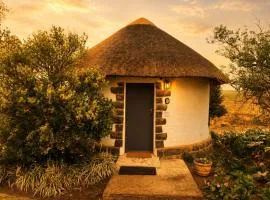 The Thatched Hideaway on Stanmore farm