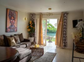 Luxury Waterfront Villa Jamaica, hotelli kohteessa Montego Bay