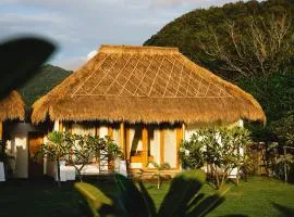 Muara Surf House - Yoyos beachfront