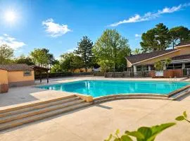 Maison climatisée avec piscine près Uzès et du Pont du Gard