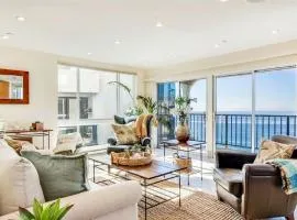 One Bedroom Oceanfront Residence with Panoramic Vi